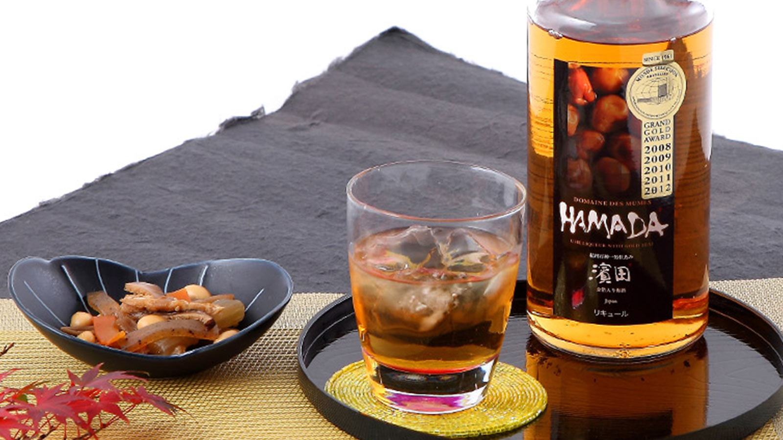 Plum liqueur Hamada with gold leaf 13% 750ml-1