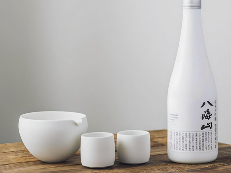 rượu sake nhật bản hakkaisan 8 năm snow aged junmai daiginjo