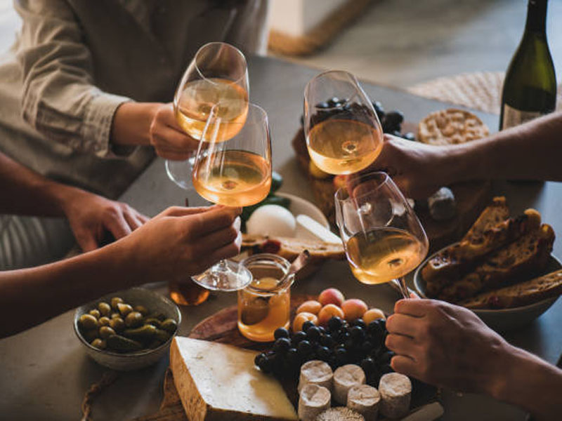 rượu vang uống dịp tết 2025