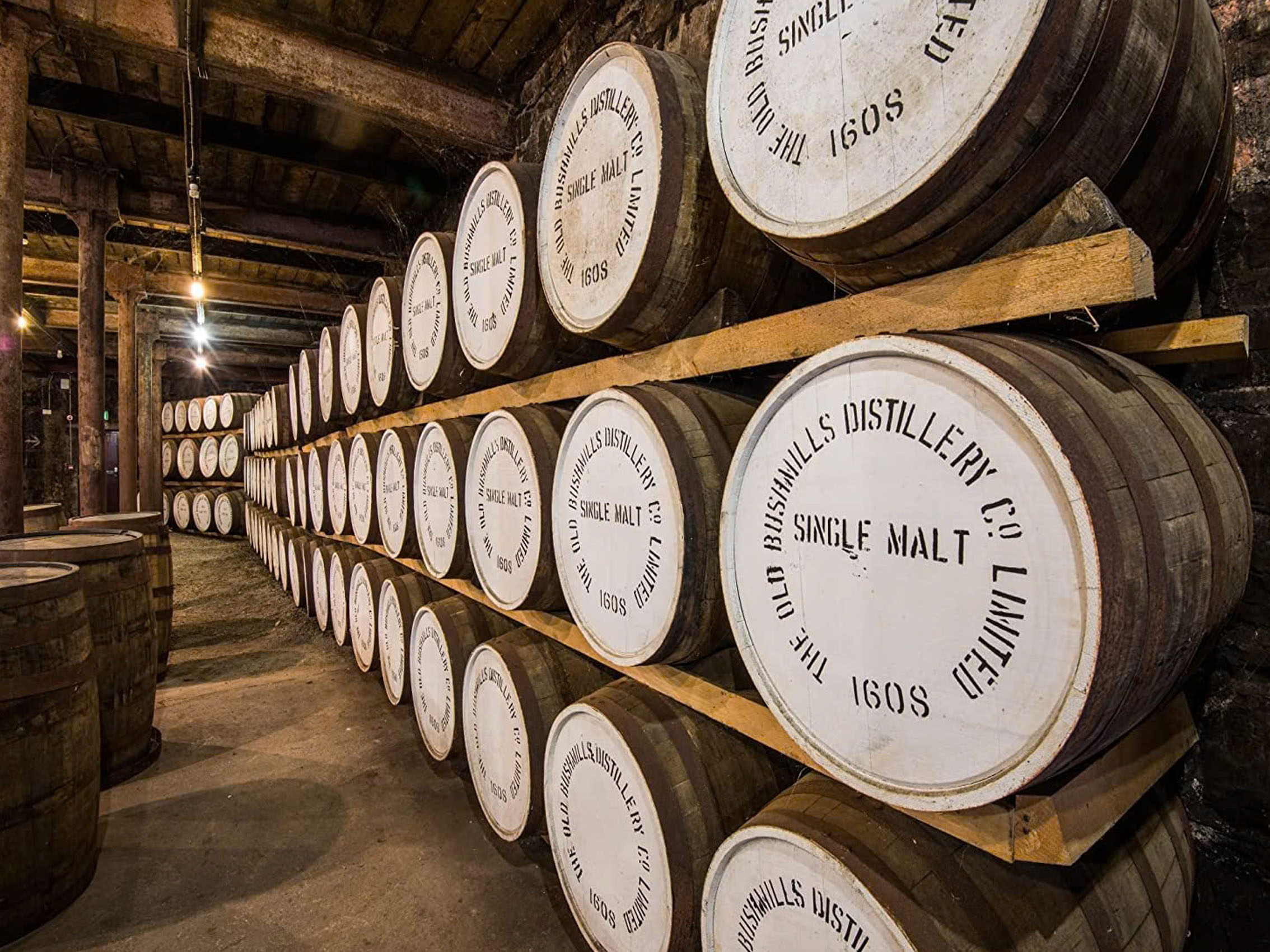 rượu bushmills black bush (hộp quà tết 2025)