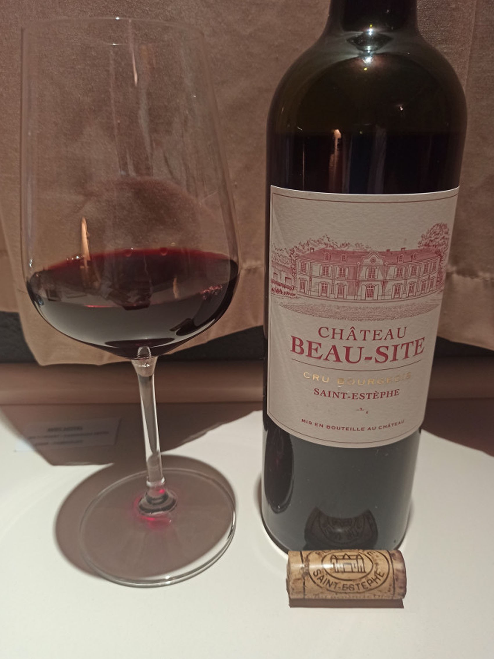 rượu vang chateau beau-site