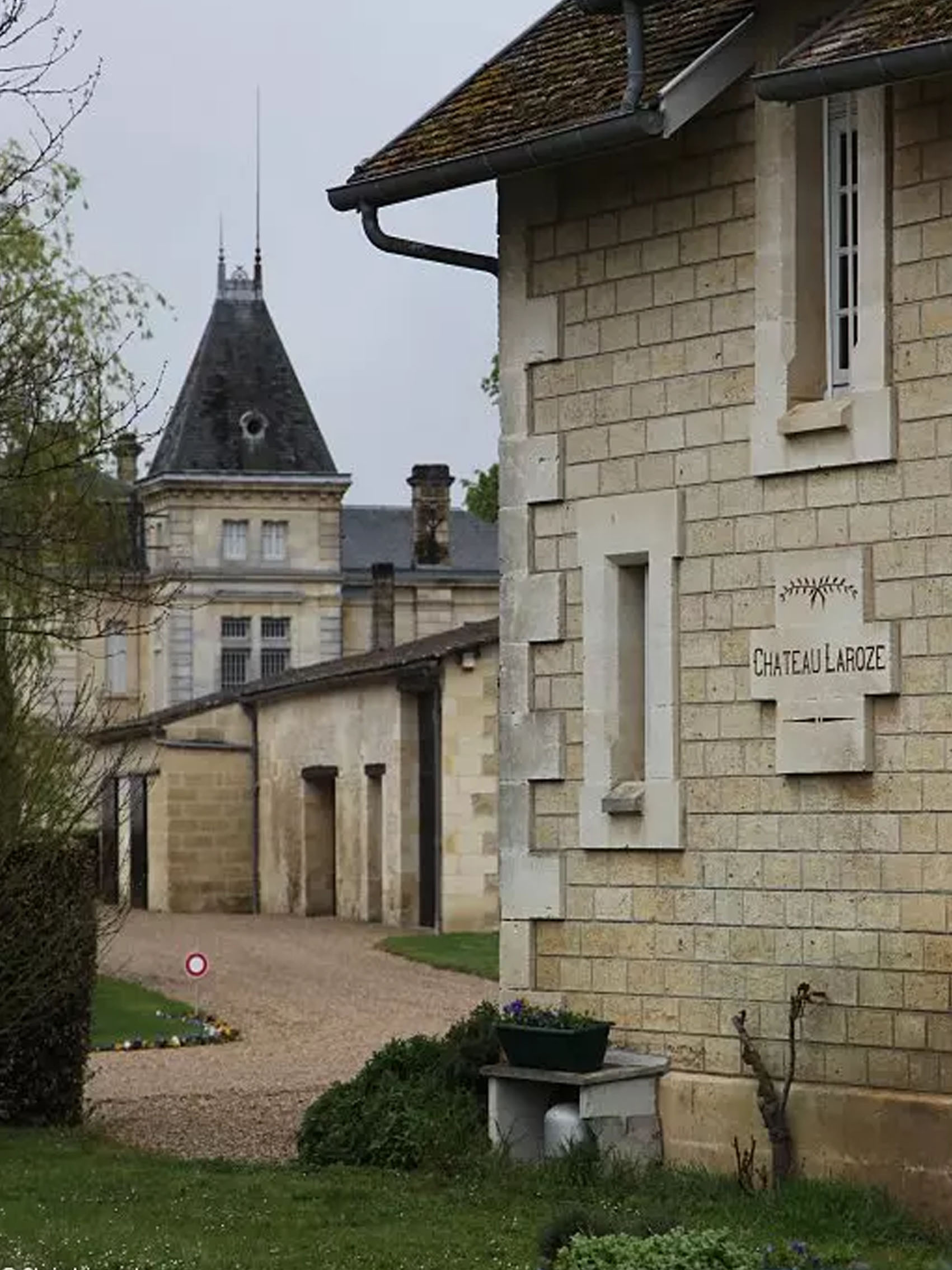 rượu vang château laroze saint émilion grand cru classé 2016