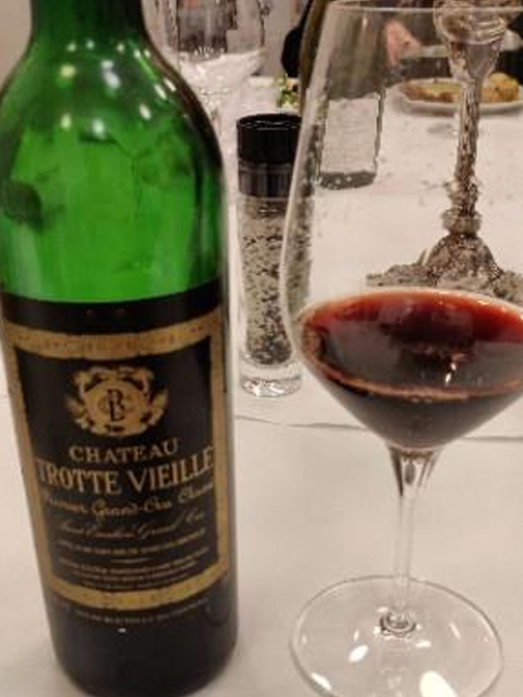 rượu vang château trotte vieille 2011
