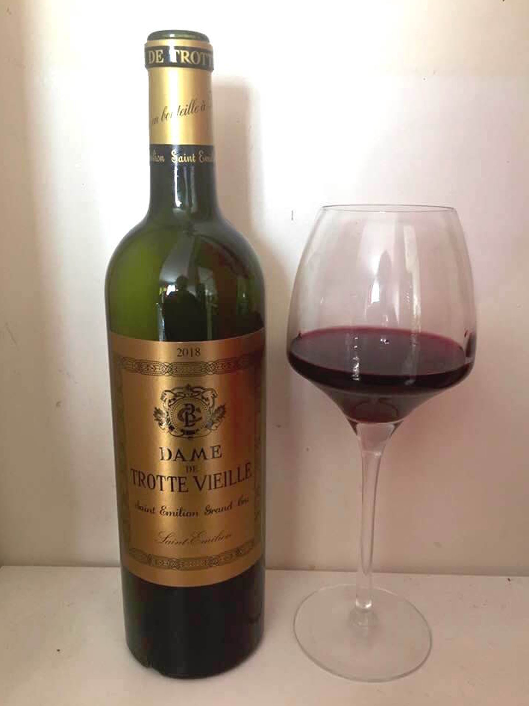 rượu vang la dame de trotte vieille