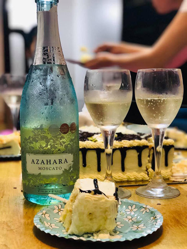 rượu sparkling azahara moscato