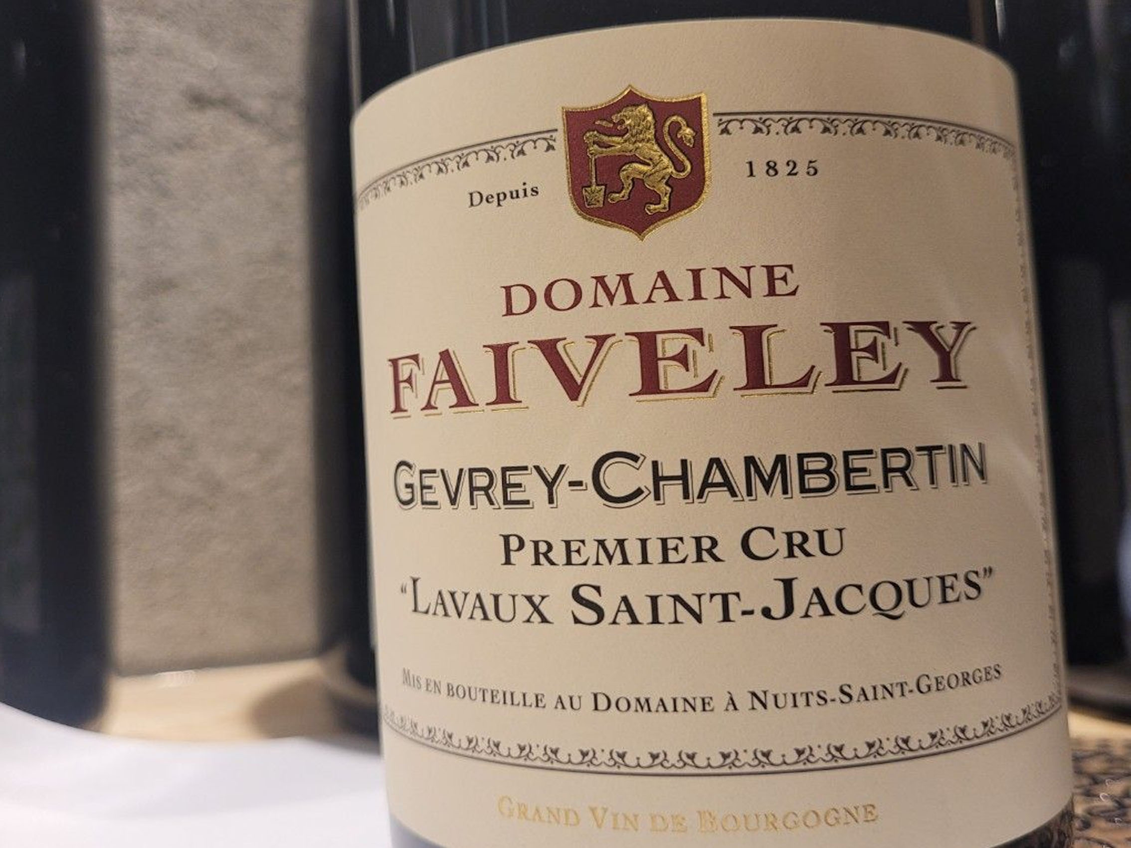 rượu vang domaine faiveley gevrey chambertin premier cru la lavaux st jacques