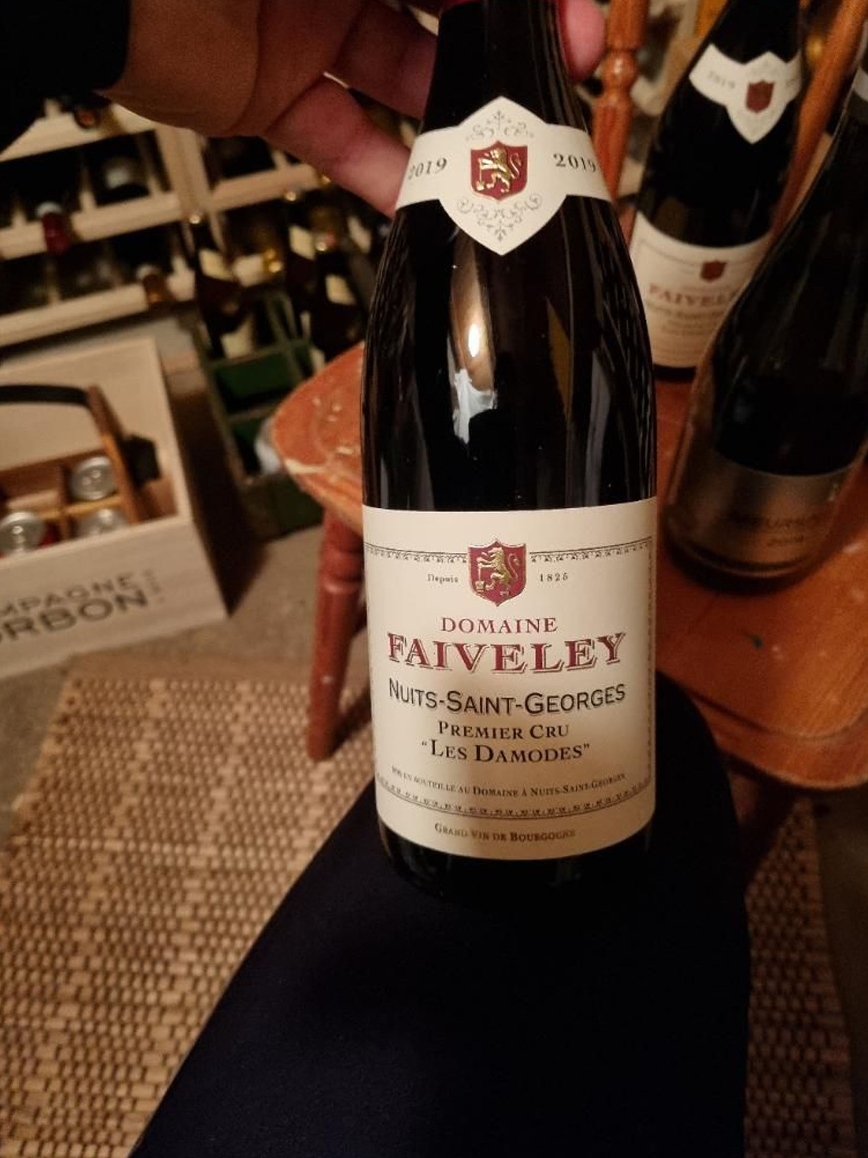 rượu vang domaine faiveley nuits saint georges premier cru les damodes