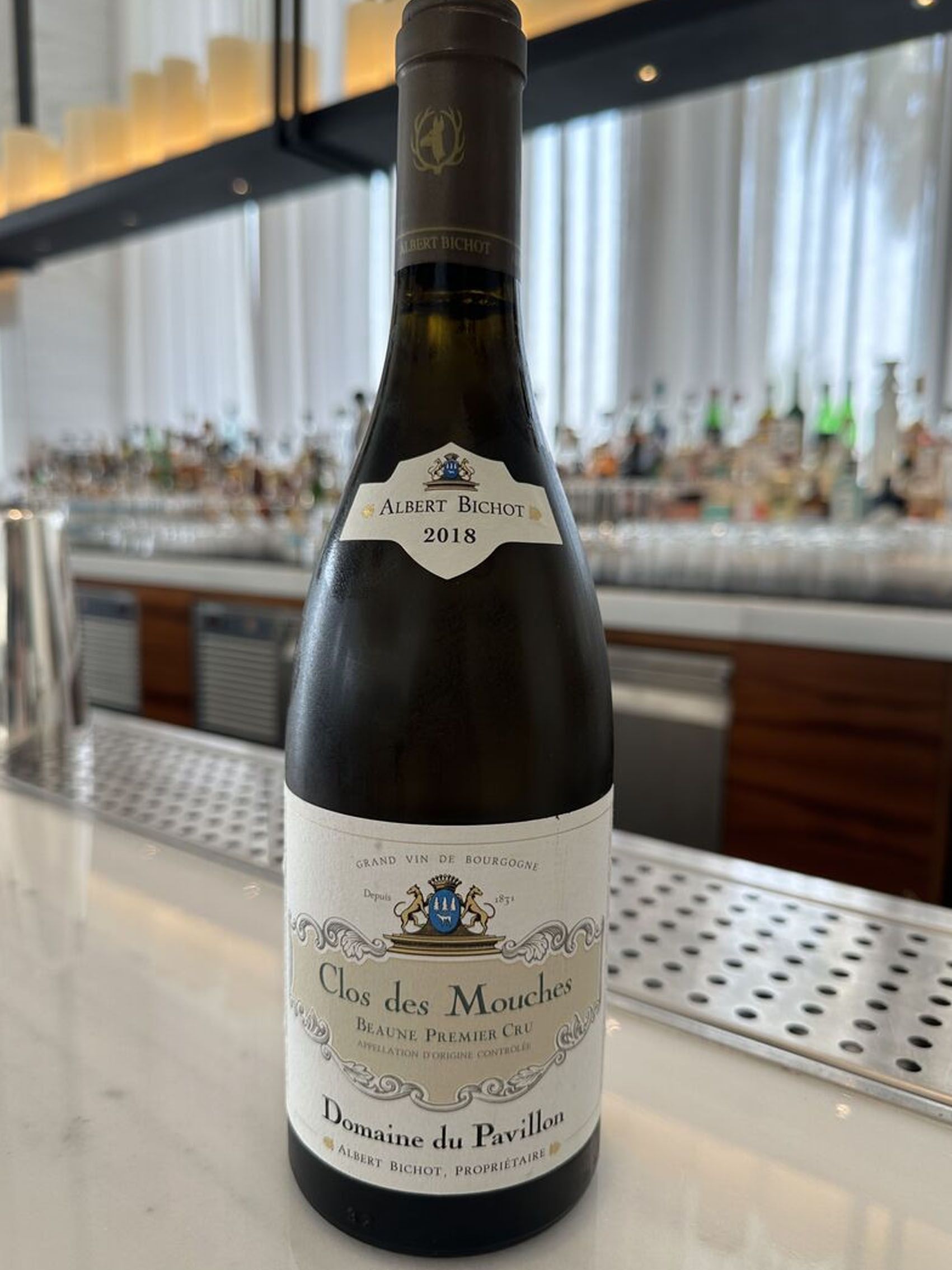 rượu vang pháp albert bichot domaine du pavillon beaune premier cru clos des mouches 2018