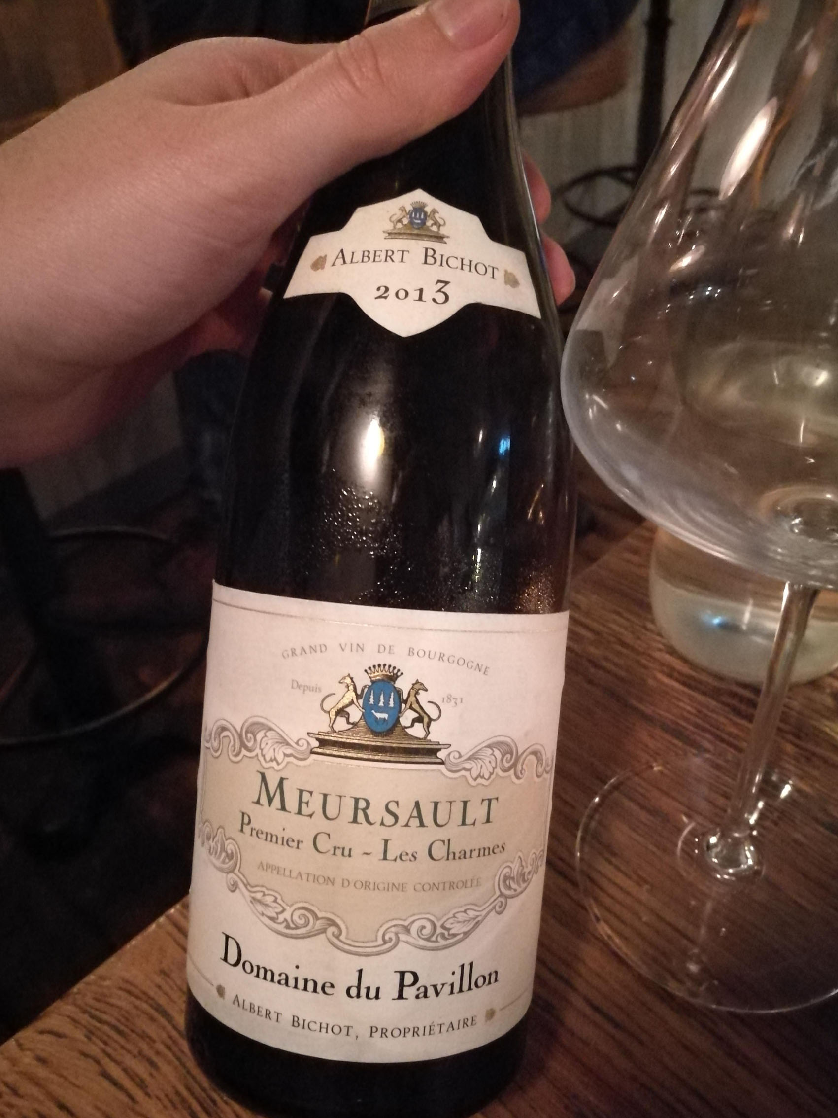 rượu vang pháp albert bichot domaine du pavillon meursault premier cru les charmes