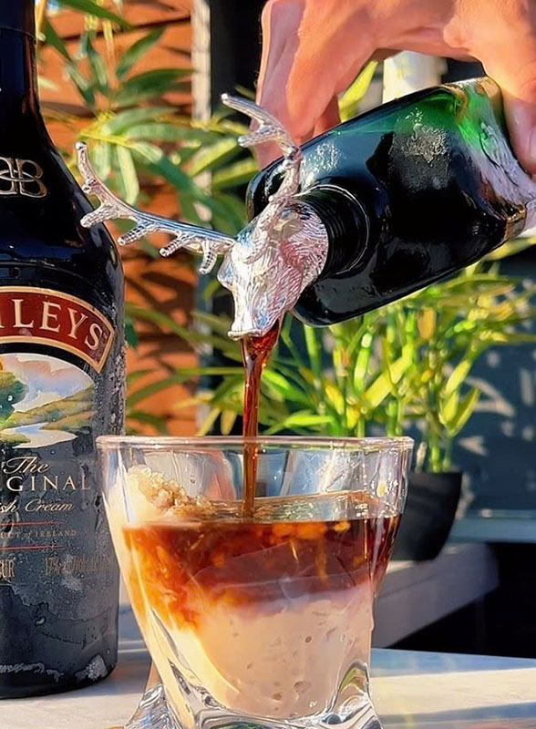 Cách uống rượu Jagermeister đúng chuẩn Đức