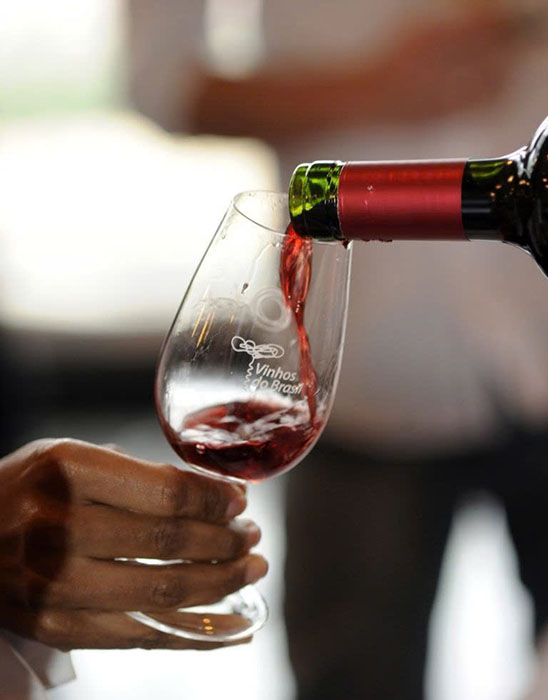 Cách uống rượu vang tốt cho phụ nữ