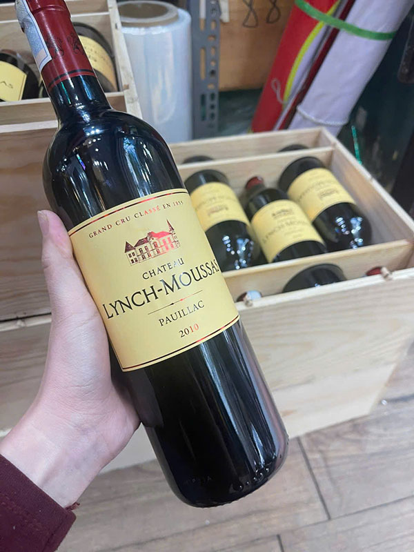 Château lynch moussas 2010: bản đánh giá toàn diện từ chuyên gia