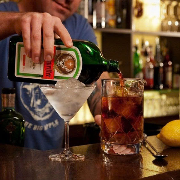 Khám phá 9 loại jagermeister và cách thưởng thức độc đáo