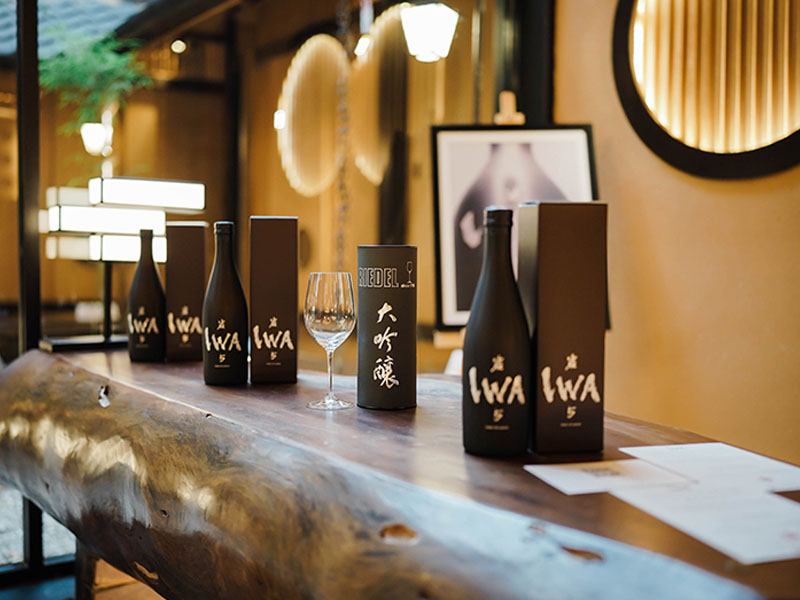 rượu sake iwa 5