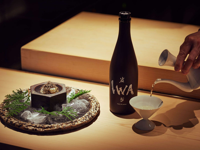 rượu sake iwa 5