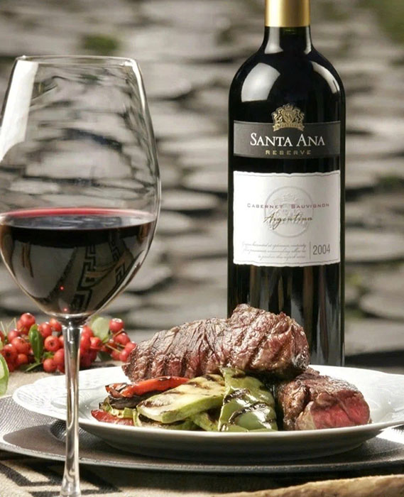 Rượu vang đỏ: Bí quyết tiệc 30/4 đậm đà