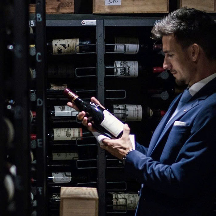 Rượu vang đỏ mừng 30/4: Nâng ly tự hào dân tộc