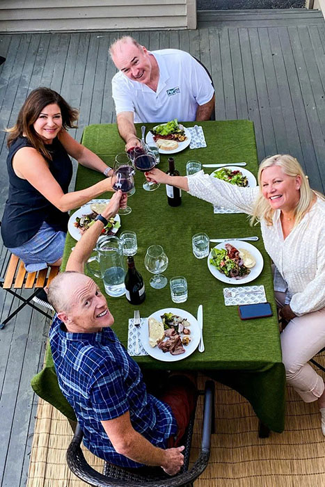 Rượu vang đỏ mừng 30/4: Nâng ly tự hào dân tộc