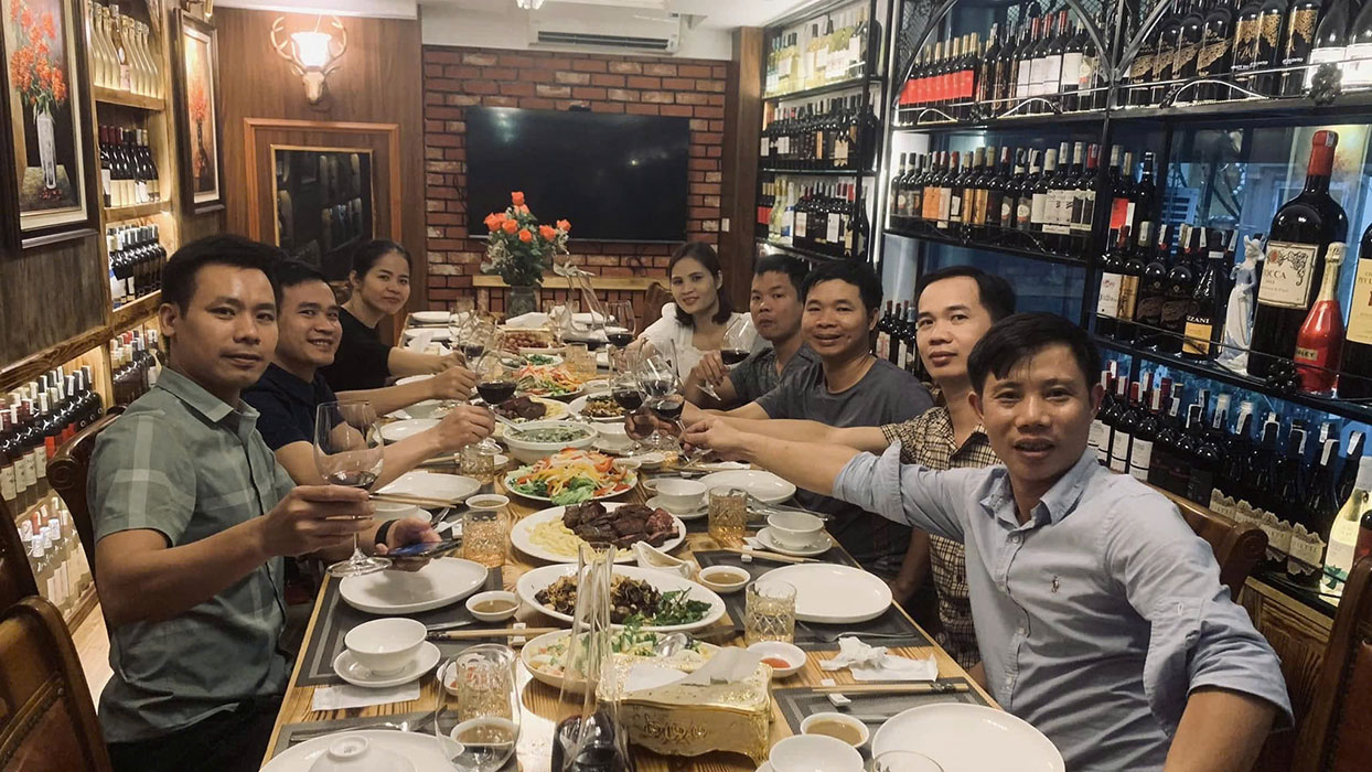 Rượu vang quà tặng sếp dịp 30/4 sang trọng