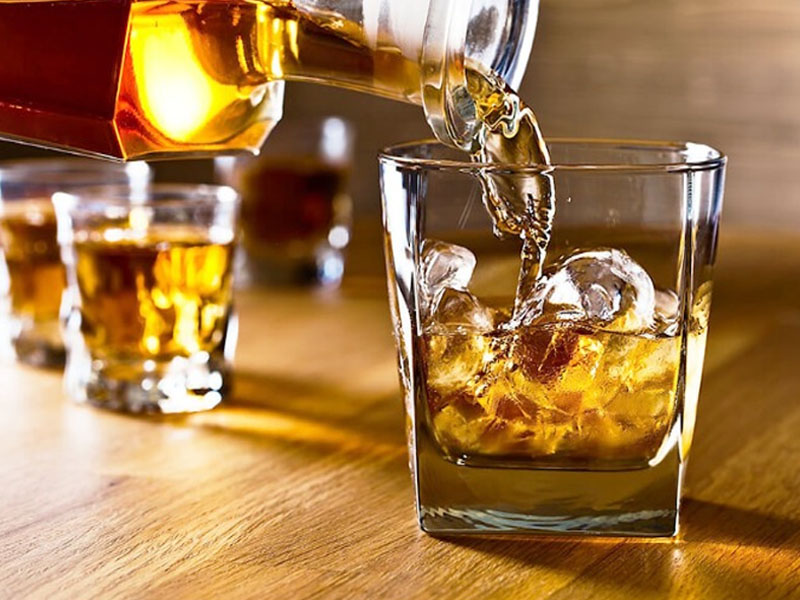 rượu whiskey wild turkey 8 năm