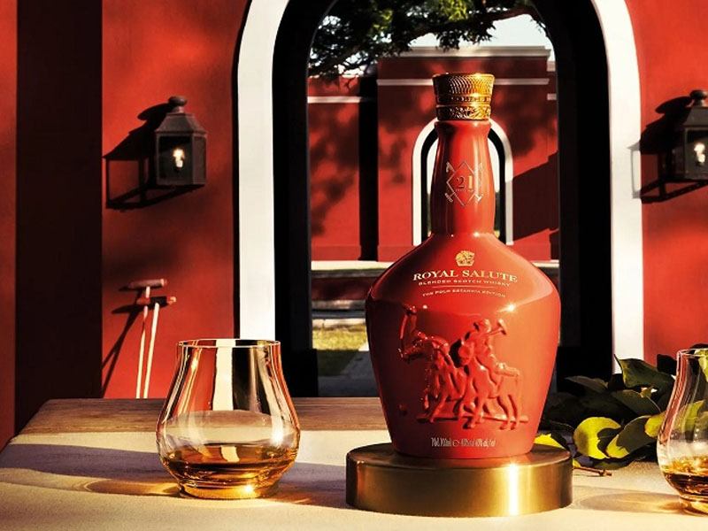rượu whisky royal salute 21 year the polo estancia edition