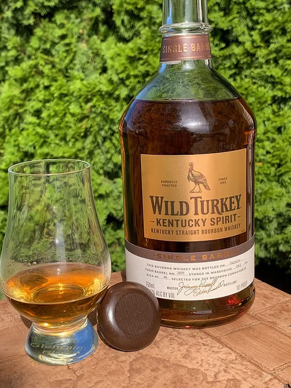 rượu whisky wild turkey kentucky spirit