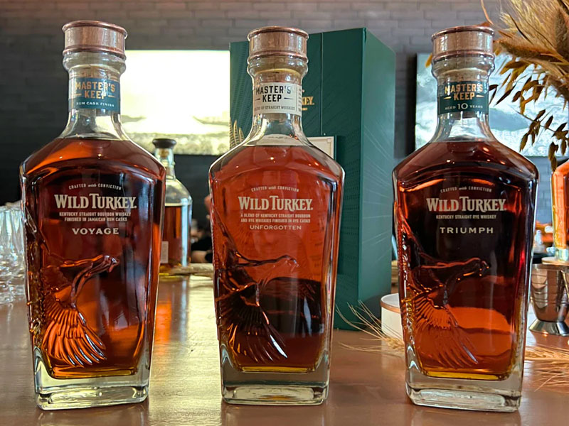 rượu whisky wild turkey master's keep unforgotten