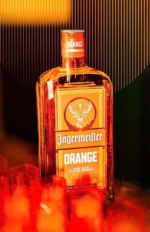 Thưởng thức Jagermeister Orange: Shot lạnh, chai bắt mắt