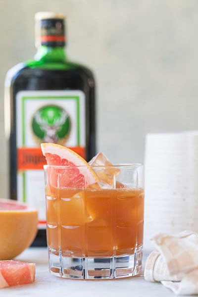 Jagermeister pha với gì ngon? 5 công thức thử ngay