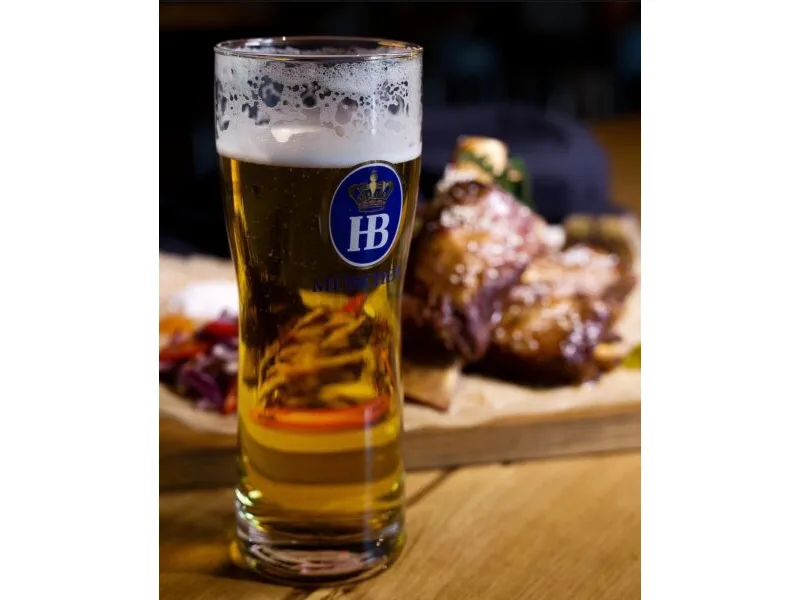 Bia hofbrau original 5,1% đức bom 5l