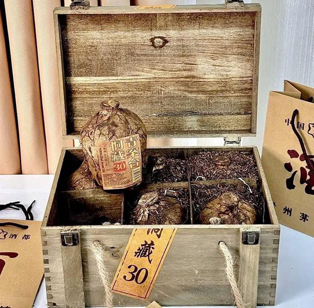 Top rượu vang mao đài chính hãng làm quà biếu ngoại giao