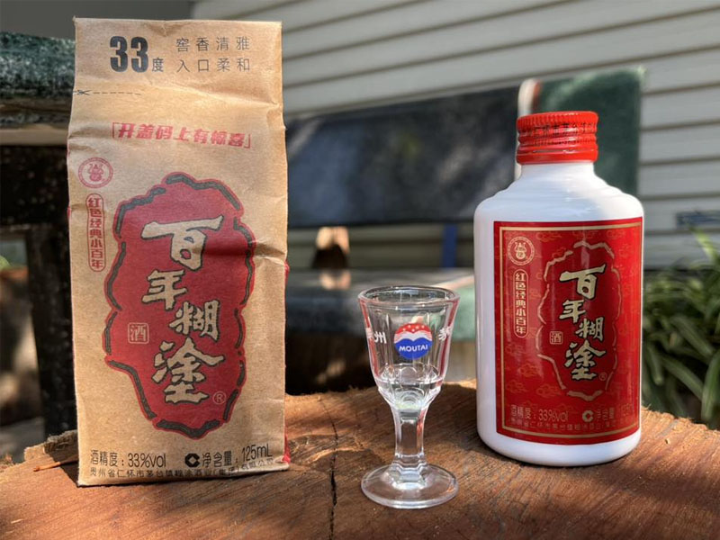 rượu bách niên hồ đồ nhãn đỏ